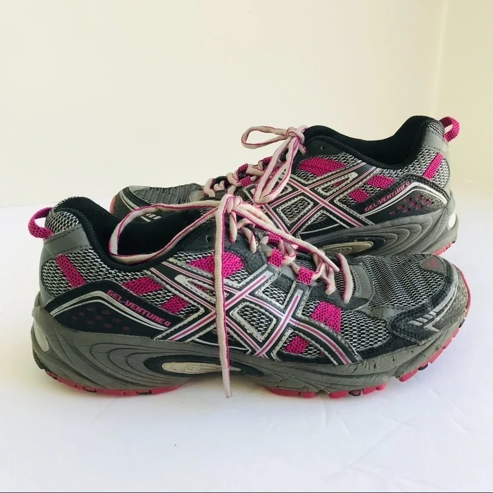 ASICS Gel Ventura 4 Sneakers Sz 9.5 silver & pink